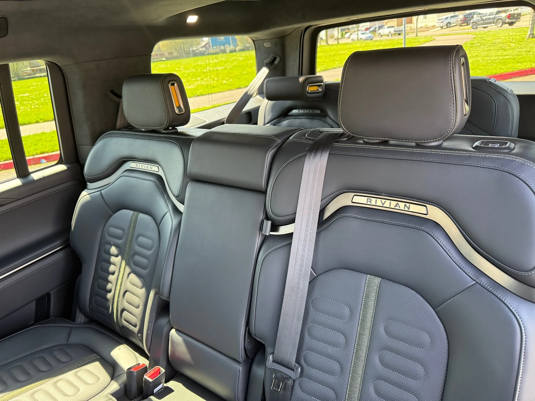Rivian R1T R1S 2024 Rivian R1S , Launch Edition , QUAD.  $69999 2026-03-28 12-17-12
