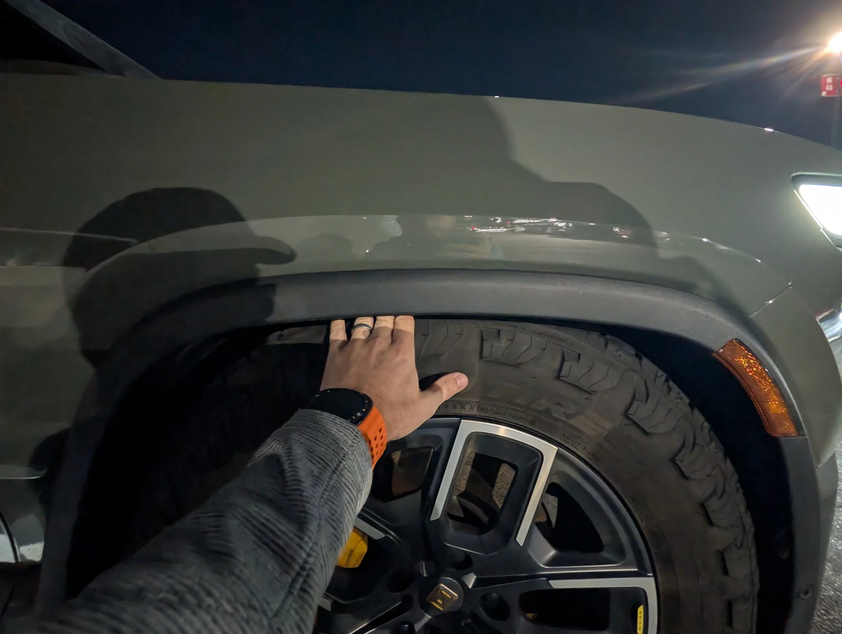 Rivian R1T R1S Front suspension dropping slowly while parked, normal? 4206