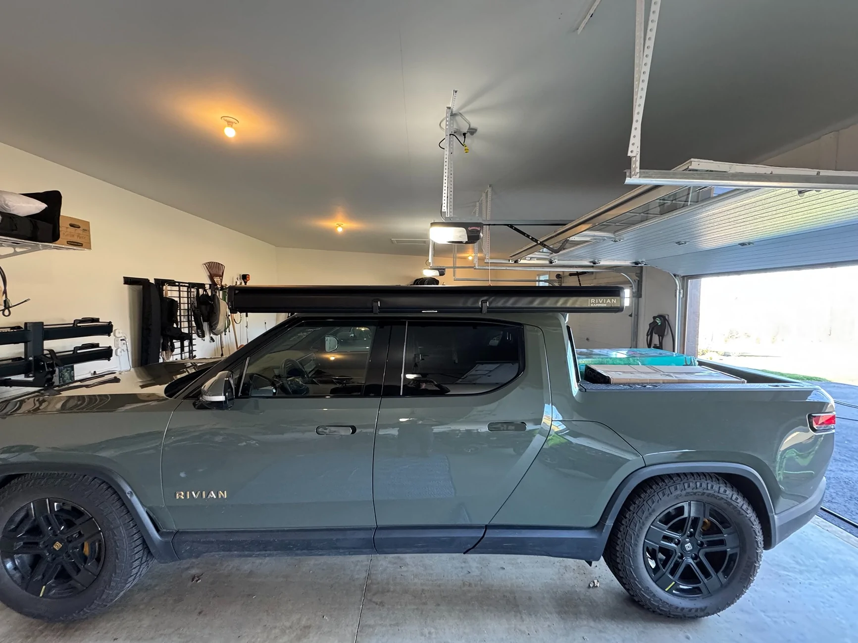 Rivian R1T R1S Rivian x Kammok + Side Mount Kit Solution. IMG_9626