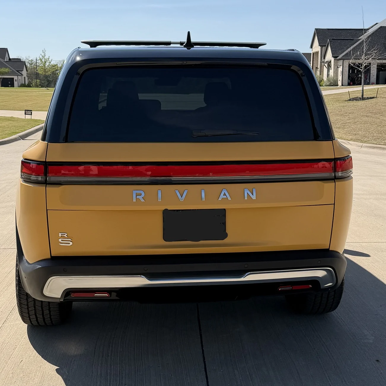 Rivian R1T R1S 2023 R1S Quad Motor Adventure AWD | Large Pack | Compass Yellow | Full PPF | ~25,150 Mi | $65,500 004 - Rivian_R1S_Exterior_Rear_Vi
