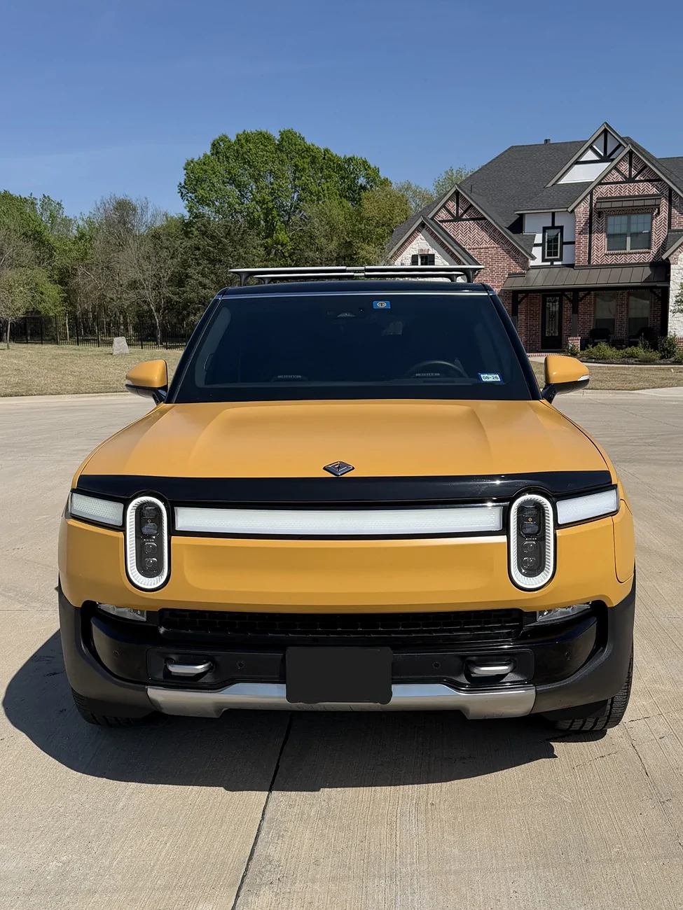 Rivian R1T R1S 2023 R1S Quad Motor Adventure AWD | Large Pack | Compass Yellow | Full PPF | ~25,150 Mi | $65,500 005 - Rivian_R1S_Exterior_Front_Closeu