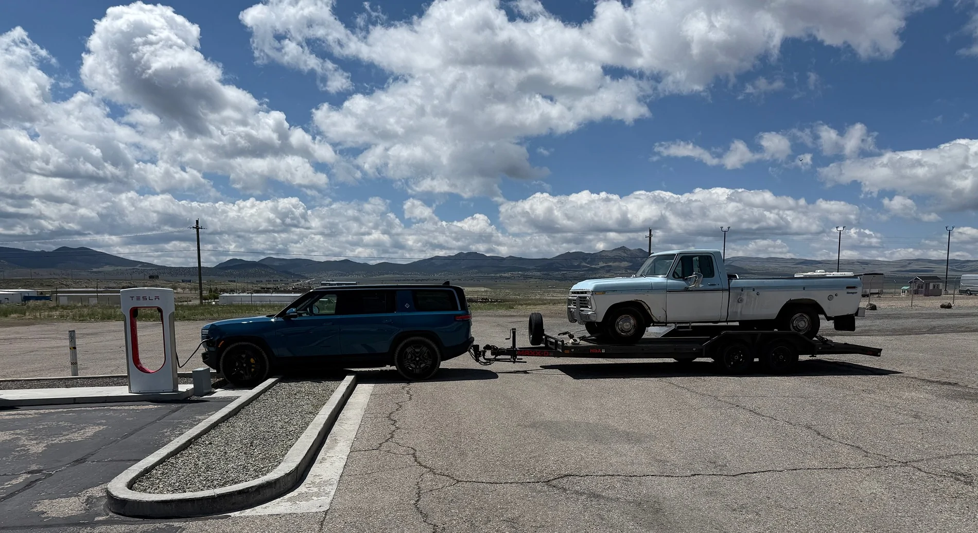 Rivian R1T R1S Seeking advice for towing a car IMG_1426