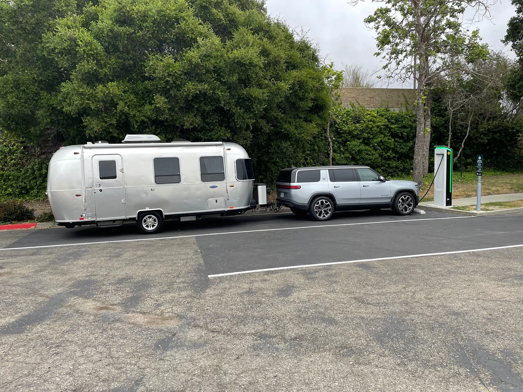 Rivian R1T R1S Real-world efficiency stats towing a Lightship AE.1 with a Rivian R1T (Gen1 Quad) IMG_6792