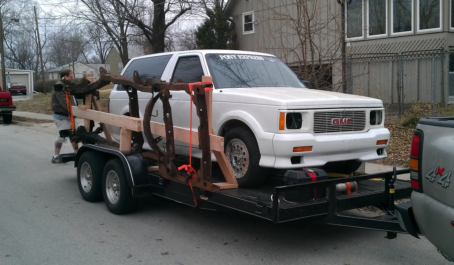 Rivian R1T R1S Seeking advice for towing a car 1775071165420-ao