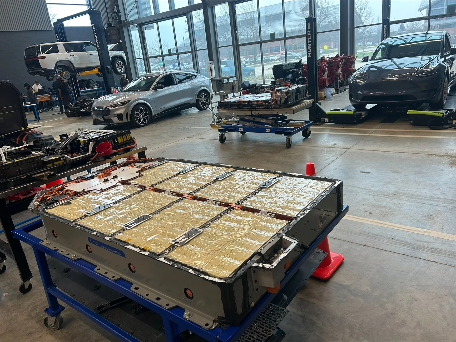 Rivian R1T R1S College Students Rebuilding R1S Rear Suspension processed-F6908E38-A439-47D3-B09E-508D01CBA573