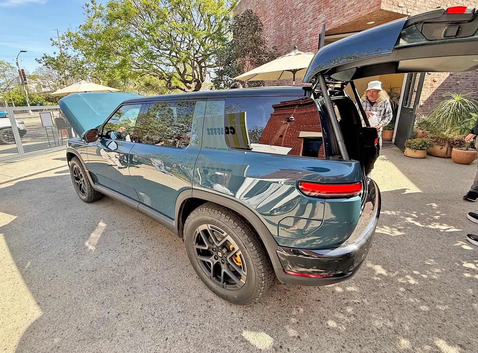 Rivian R1T R1S R2 at Venice Beach Block Party (Catalina Cove, Launch Green, Half Moon Grey, Glacier White, Midnight Black) 152518-84d8395a11896fb1f8cf540b96bb3cbd (1)