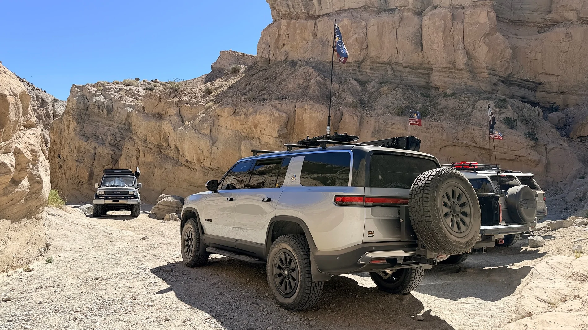 Rivian R1T R1S Rivian Partners with EV Sportline to Offer R1T Bed Extender Through Official Gear Shop IMG_5820