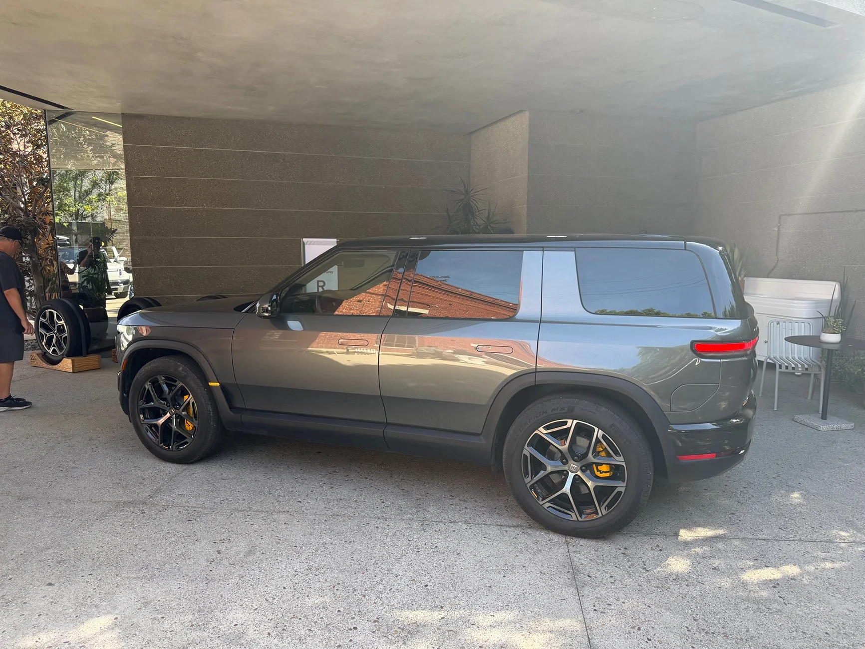 Rivian R1T R1S R2 at Venice Beach Block Party (Catalina Cove, Launch Green, Half Moon Grey, Glacier White, Midnight Black) 152518-84d8395a11896fb1f8cf540b96bb3cbd (1)