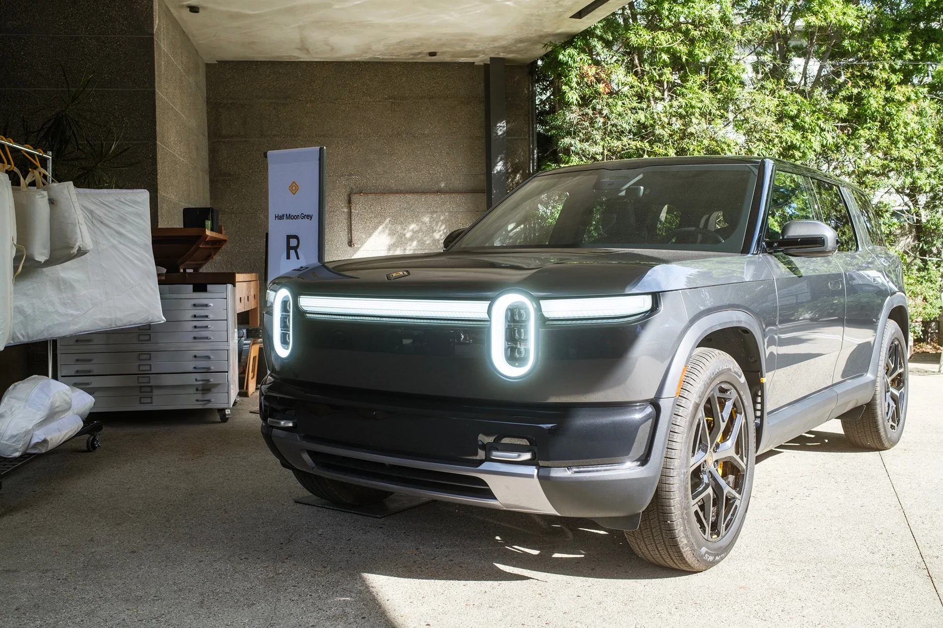 Rivian R1T R1S R2 at Venice Beach Block Party (Catalina Cove, Launch Green, Half Moon Grey, Glacier White, Midnight Black) 152518-84d8395a11896fb1f8cf540b96bb3cbd (1)