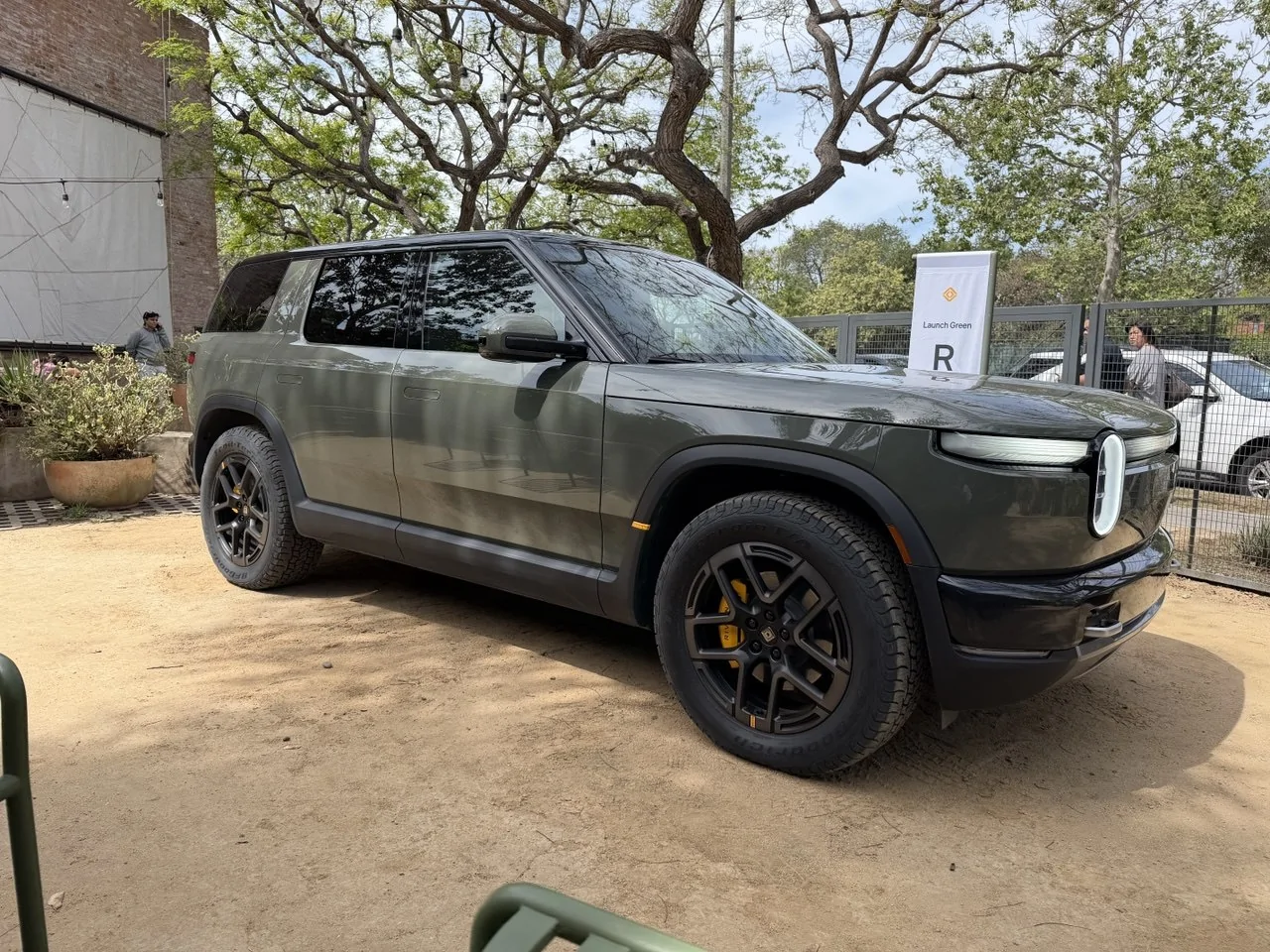 Rivian R1T R1S R2 at Venice Beach Block Party (Catalina Cove, Launch Green, Half Moon Grey, Glacier White, Midnight Black) 658157784_10245129796325960_1909633493918593851_n