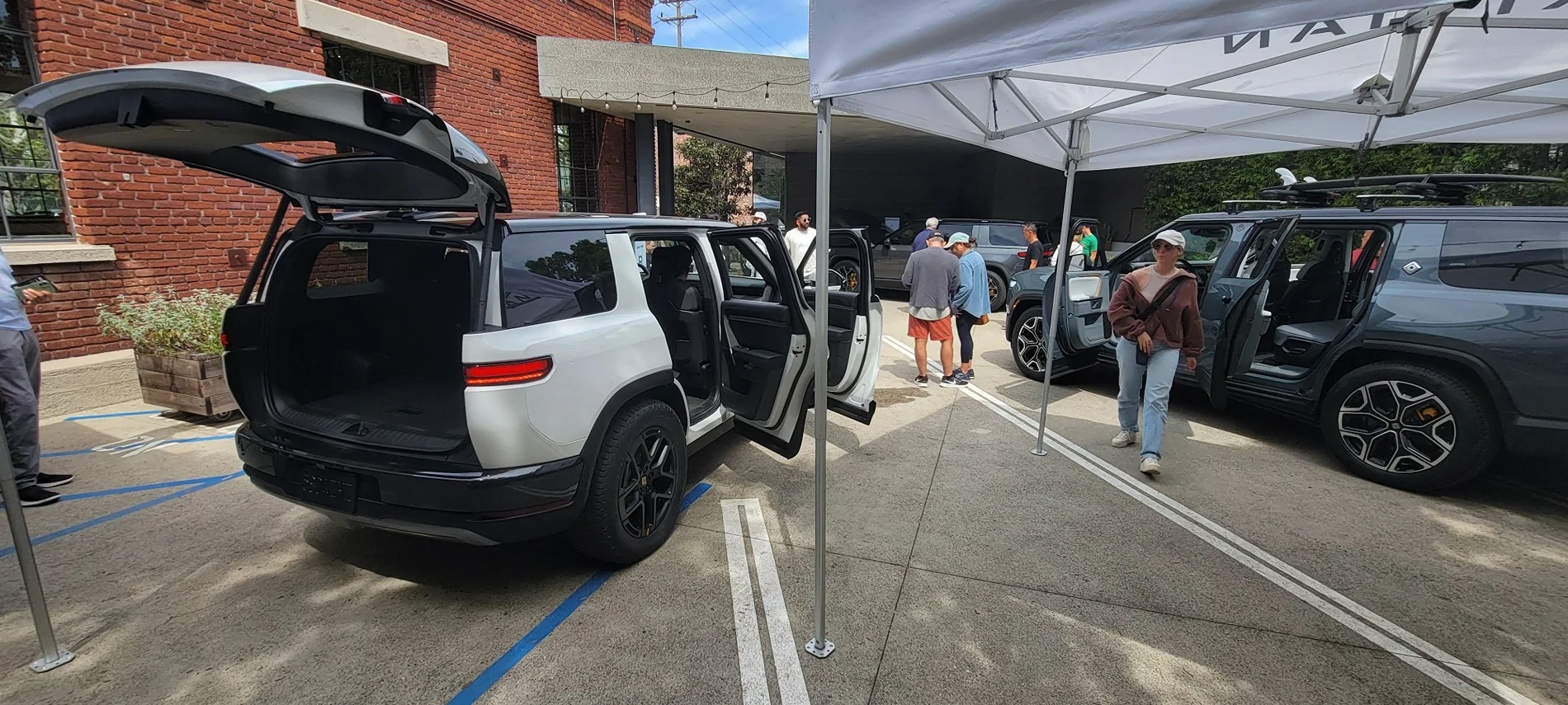 Rivian R1T R1S R2 at Venice Beach Block Party (Catalina Cove, Launch Green, Half Moon Grey, Glacier White, Midnight Black) 659081236_10162846677525592_2314856356041932080_n