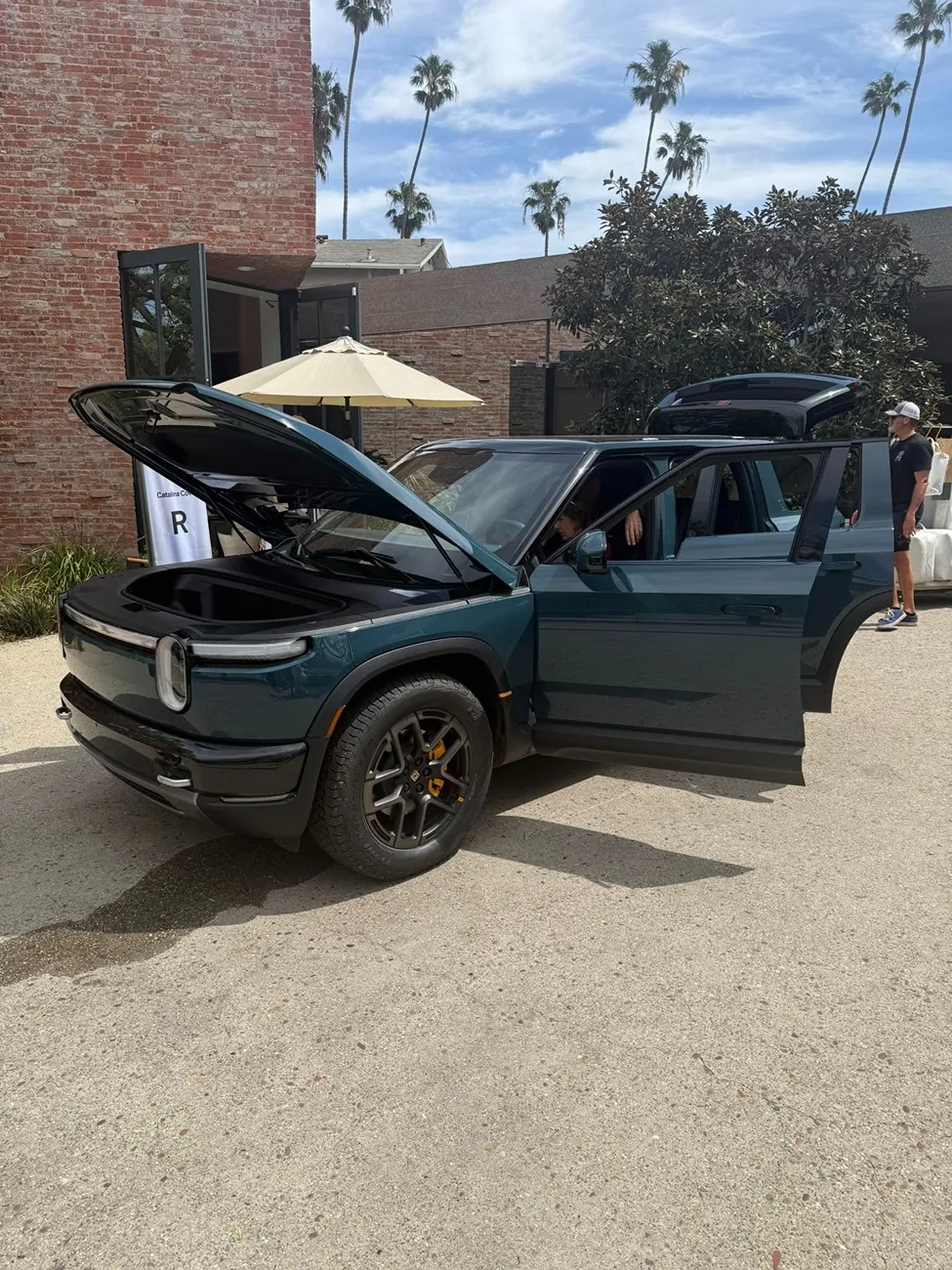 Rivian R1T R1S R2 at Venice Beach Block Party (Catalina Cove, Launch Green, Half Moon Grey, Glacier White, Midnight Black) 662072525_27176307088622846_2021379373935564478_n