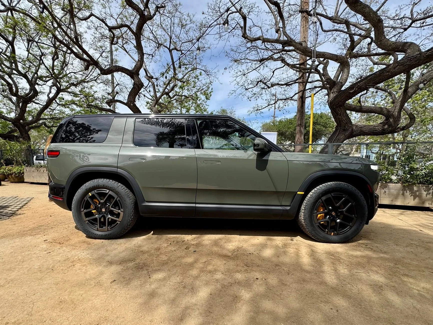 Rivian R1T R1S R2 at Venice Beach Block Party (Catalina Cove, Launch Green, Half Moon Grey, Glacier White, Midnight Black) 665330754_10162816444794353_4888087526665245984_n