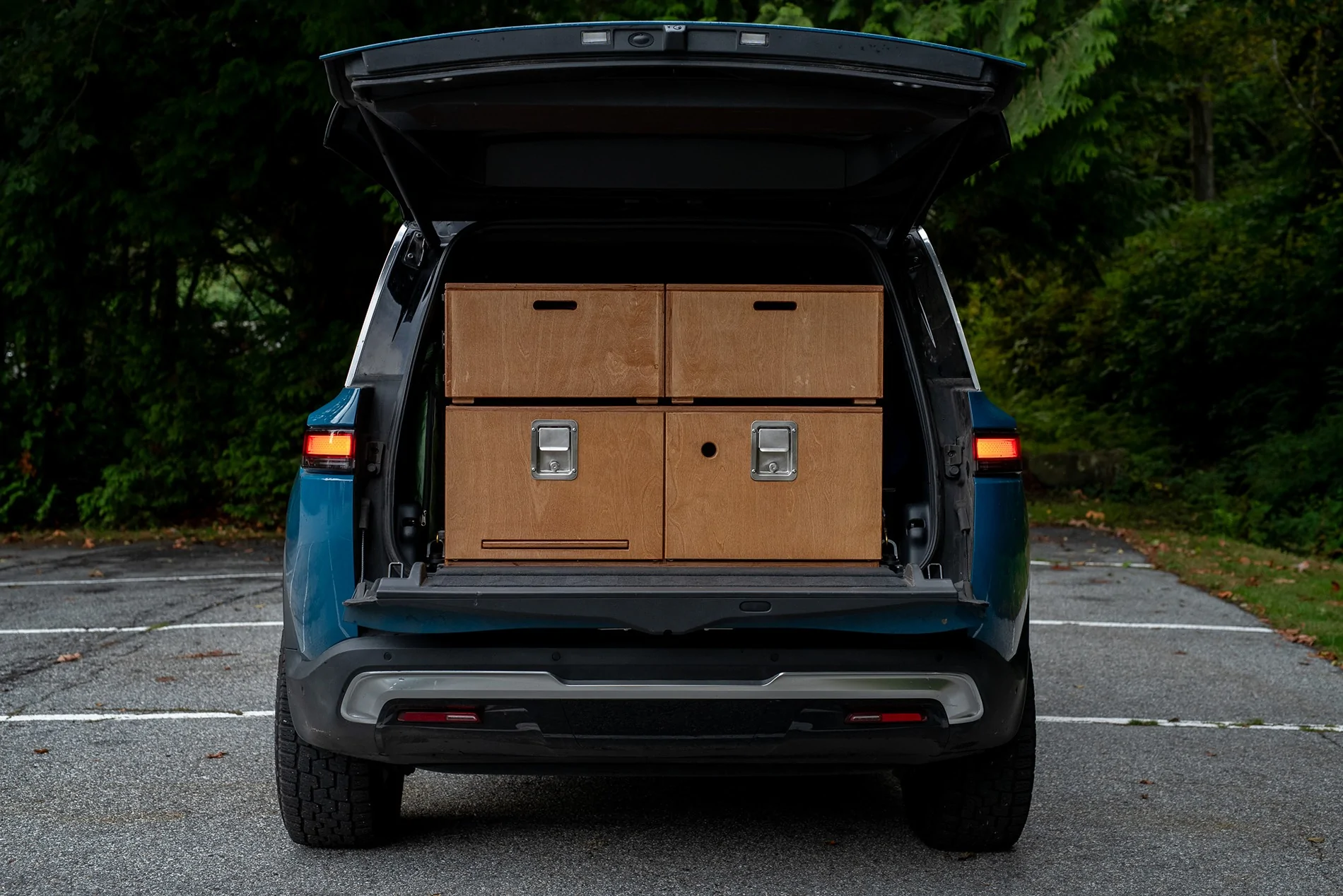 Rivian R1T R1S 2023 Rivian R1S, Adventurer's Dream Package, Quad-Motor $62000 _DSC6930