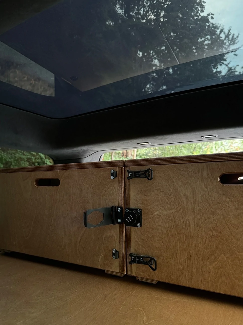 Rivian R1T R1S 2023 Rivian R1S, Adventurer's Dream Package, Quad-Motor $62000 034C50D9-D6DB-4A23-A127-6520C28EC9FD