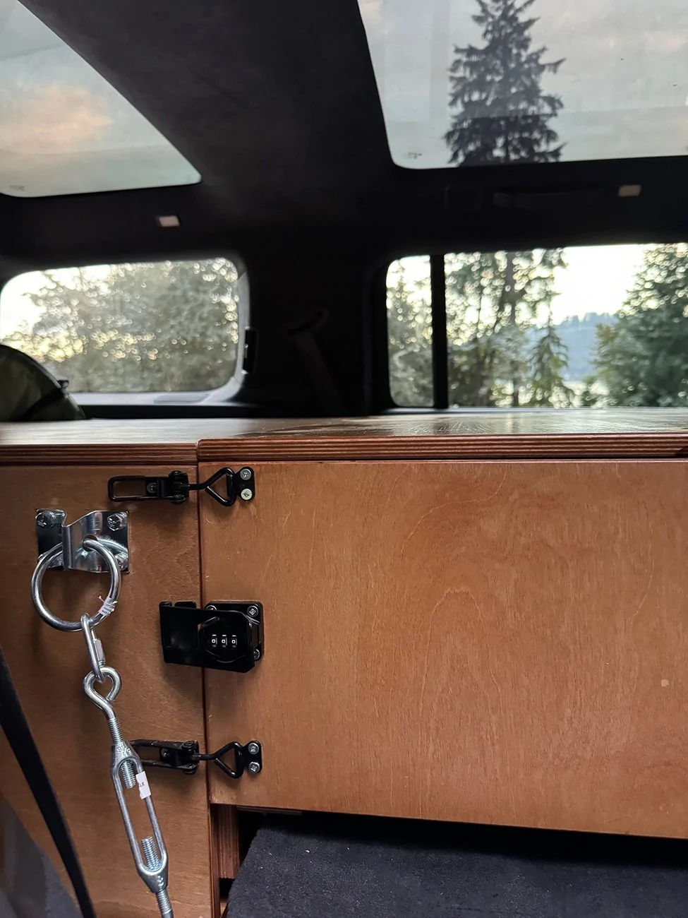 Rivian R1T R1S 2023 Rivian R1S, Adventurer's Dream Package, Quad-Motor $62000 F955586F-4676-48D4-8F92-DA7E44B0C176