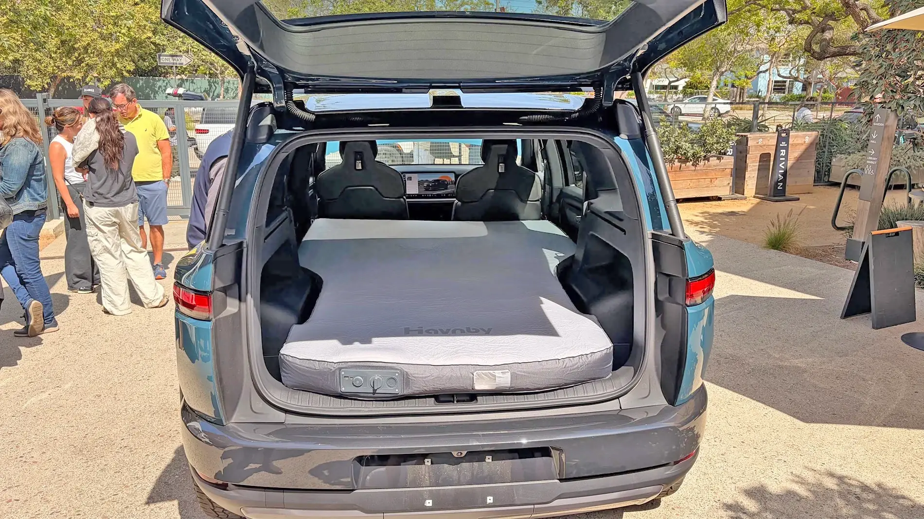 Rivian R1T R1S Model Y mattress fits pretty perfect in R2 cargo area (photos) 152872-100d745296ff19fdac9088fa737d7ab3