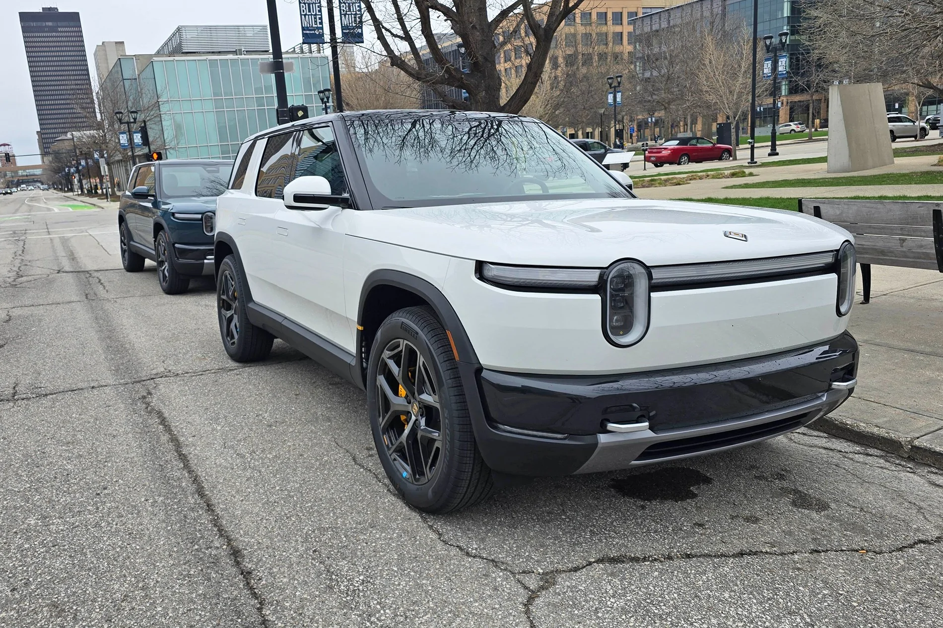 Rivian R1T R1S Glacier White R2 + Catalina Cove R2 in cloudy / overcast weather - photos Glacier White Rivian R2 6