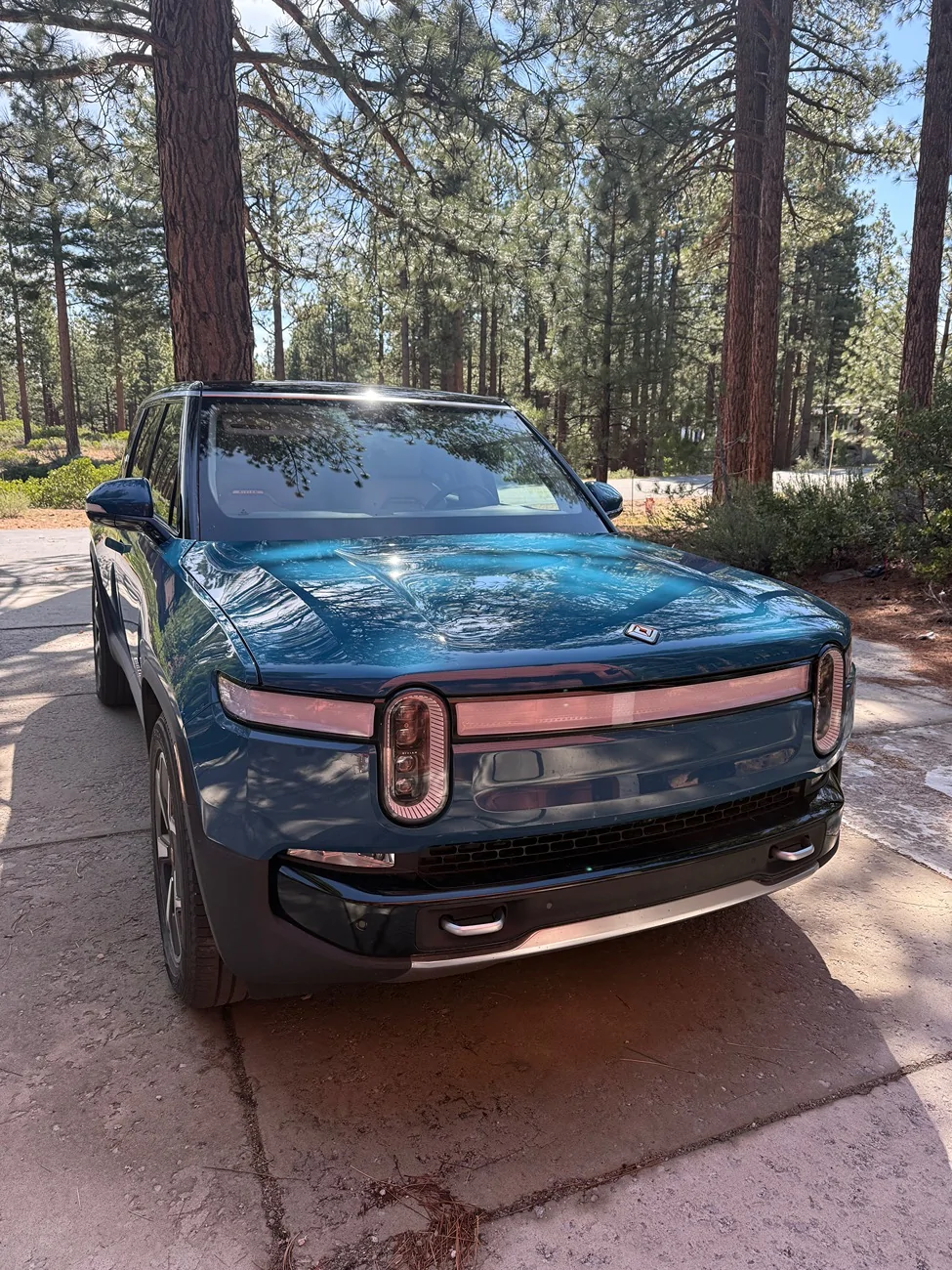 Rivian R1T R1S 2024 Rivian R1S Blue Dual Large with Ocean Coast interior near Lake Tahoe $64k IMG_5710