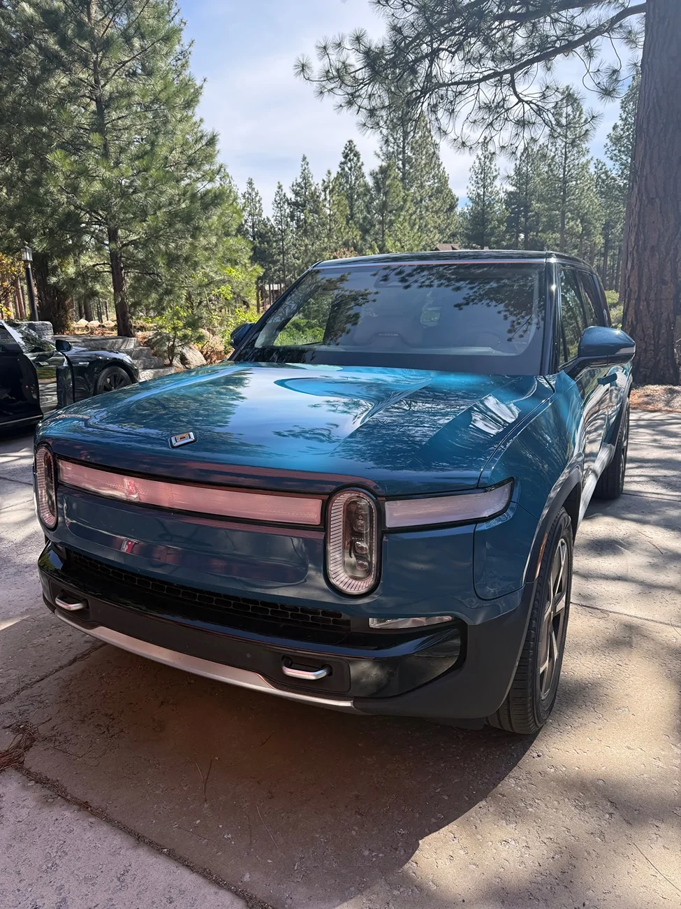 Rivian R1T R1S 2024 Rivian R1S Blue Dual Large with Ocean Coast interior near Lake Tahoe $64k IMG_5711