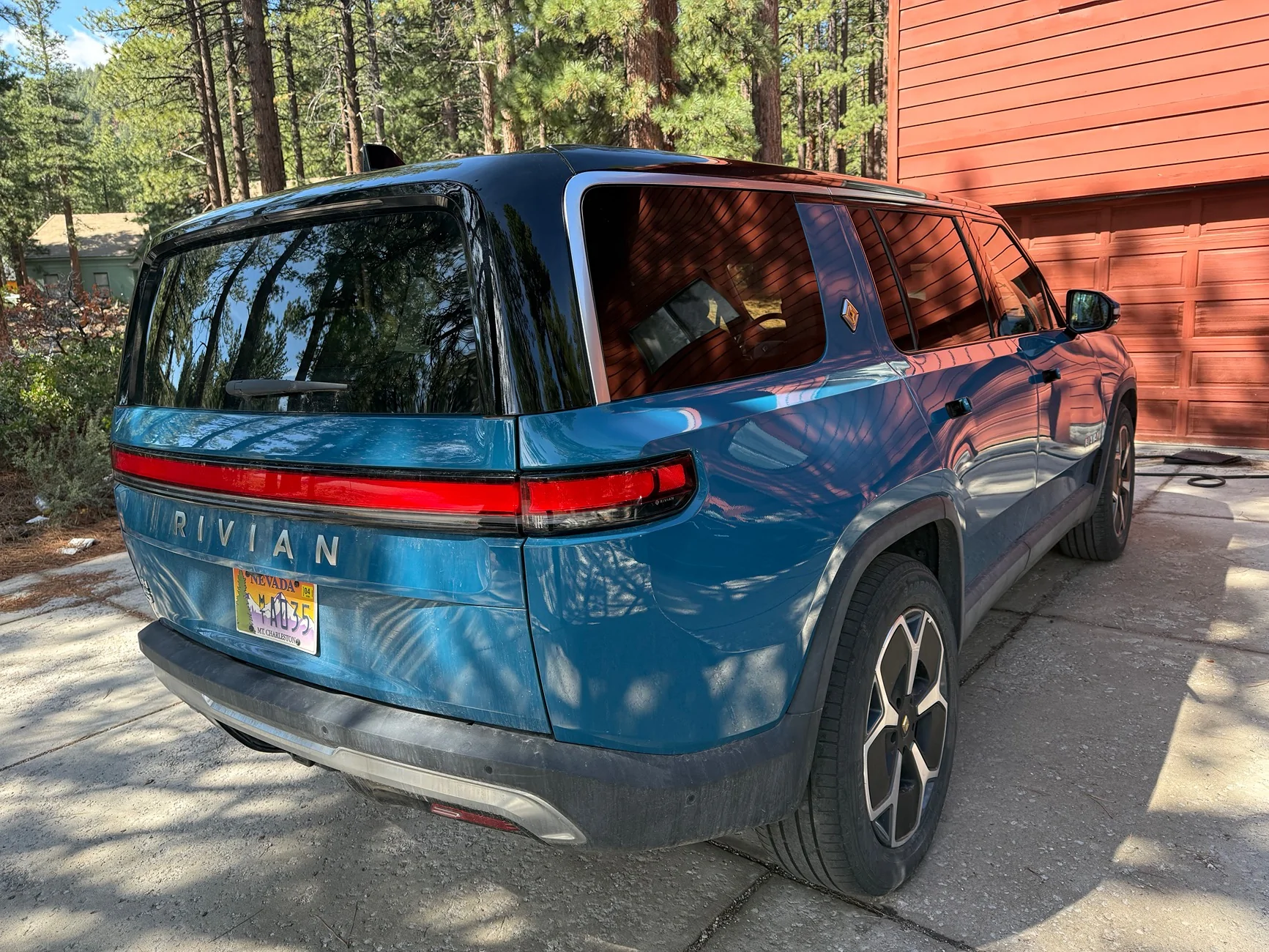 Rivian R1T R1S 2024 Rivian R1S Blue Dual Large with Ocean Coast interior near Lake Tahoe $64k IMG_5715