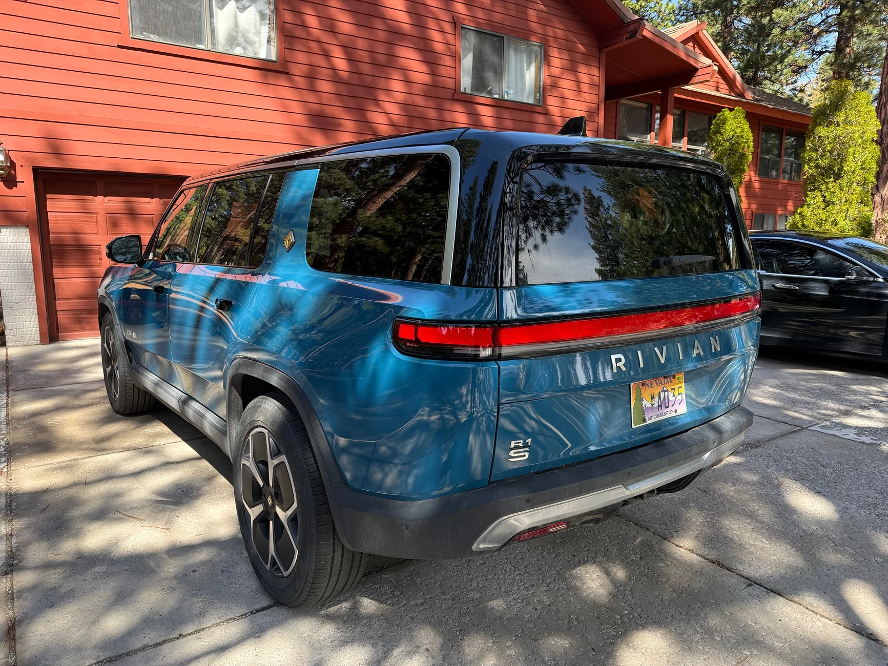 Rivian R1T R1S 2024 Rivian R1S Blue Dual Large with Ocean Coast interior near Lake Tahoe $64k IMG_5713