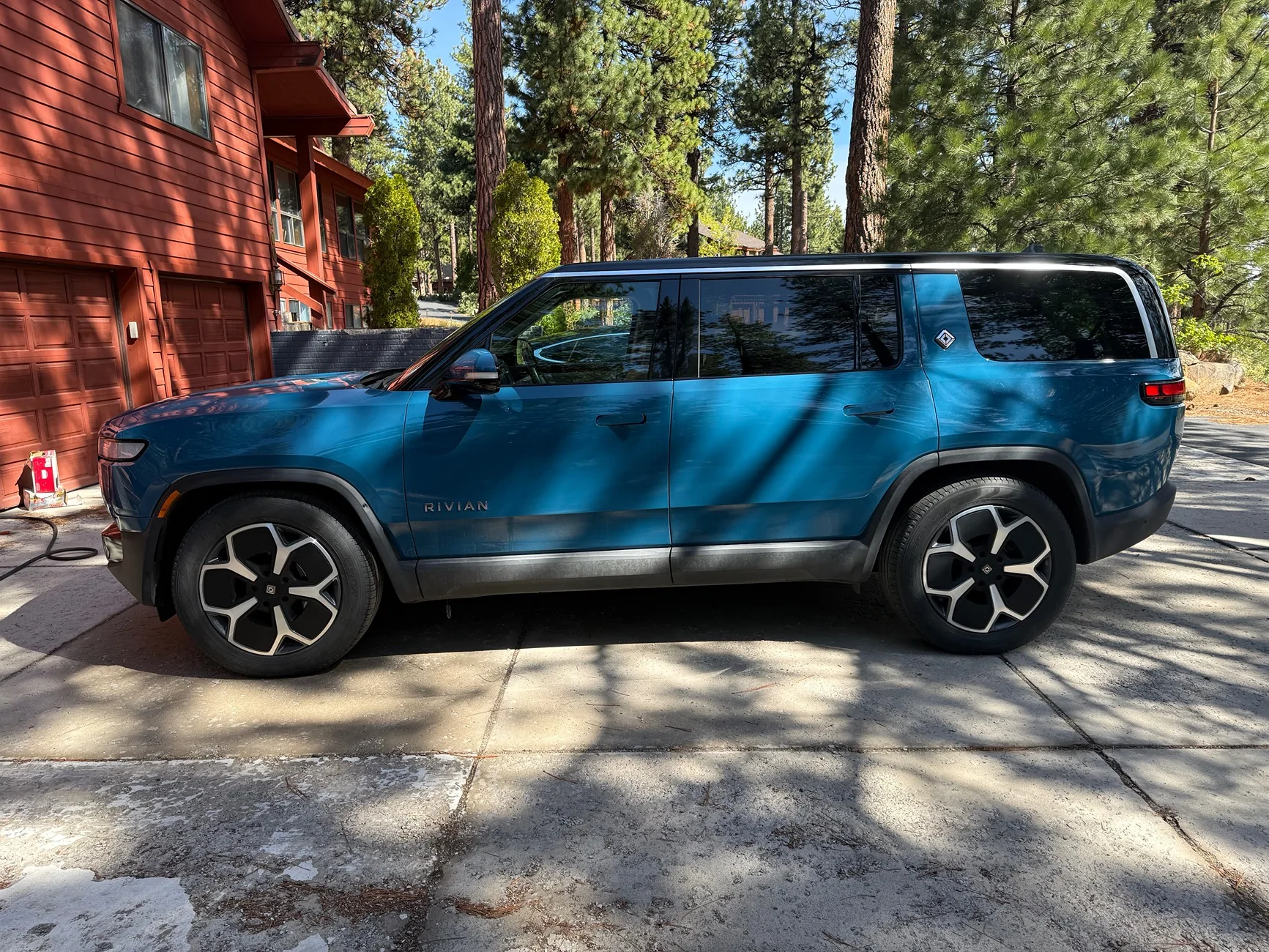 Rivian R1T R1S 2024 Rivian R1S Blue Dual Large with Ocean Coast interior near Lake Tahoe $64k IMG_5712