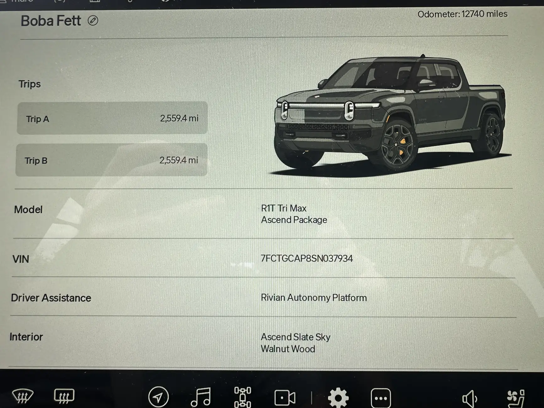 Rivian R1T R1S 2025 R1T Tri-Max, El Cap/Slate Sky, 12,7xx miles, $83,000 IMG_3407