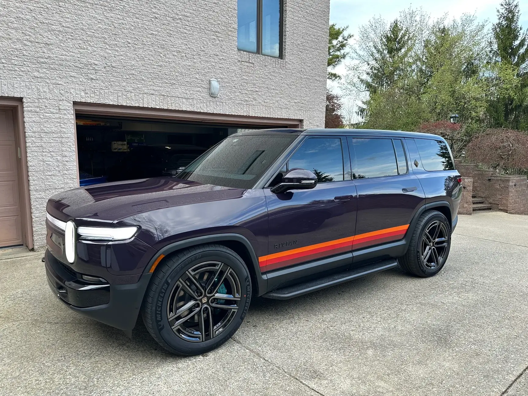 Rivian R1T R1S Welcome to Half Moon Grey, now available on R1S / R1T and R2 1776251358198-9z