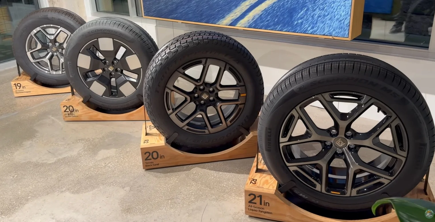 r2-wheel-options-2.webp