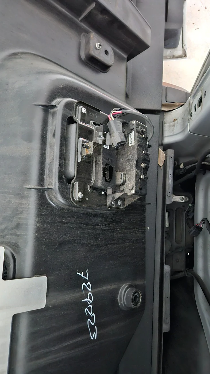 Rivian R1T R1S On board compressor display 20260414_183543
