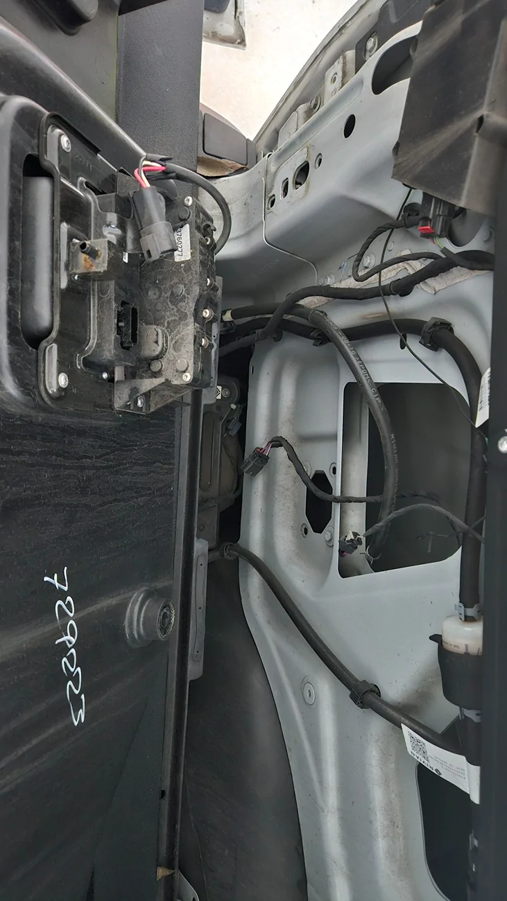 Rivian R1T R1S On board compressor display 20260414_183548