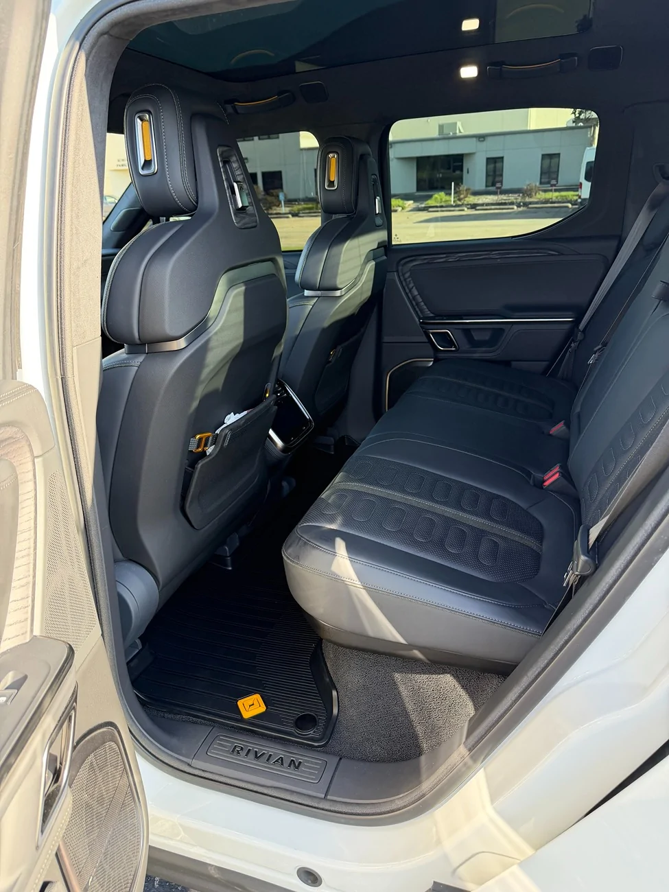 Rivian R1T R1S 2022 R1T Launch Edition - 18,885 Miles $55K IMG_2375