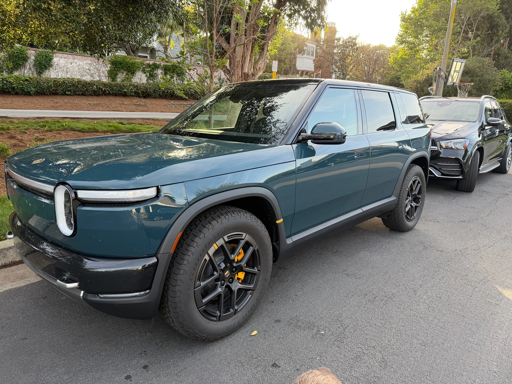 Rivian R1T R1S Crystal Cove R2 on 20" All Terrain AT Wheel (Performance Trim) - yesterday in Newport Beach IMG_2457