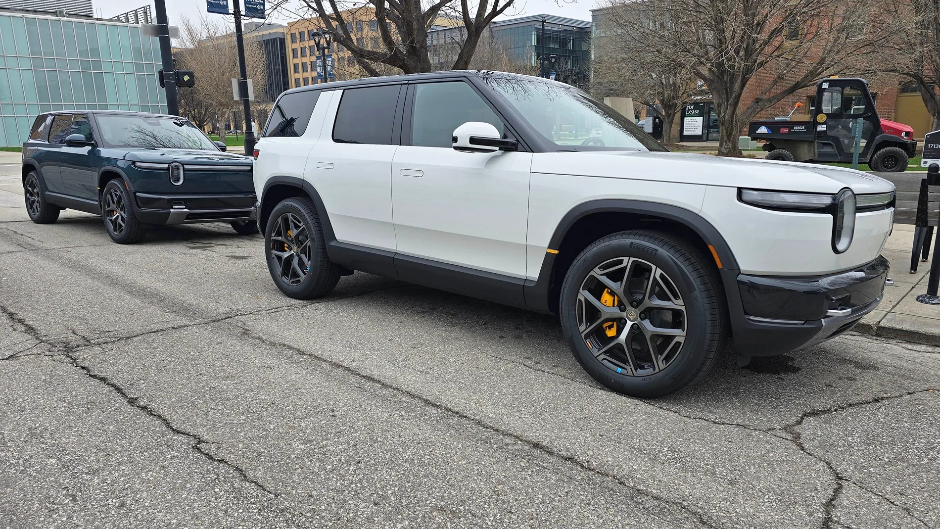Rivian R1T R1S Would you go with 20" wheels or 21" wheels on Launch Edition R2? 153090-3ec086c5690454fa52d1ce7916f3b84f