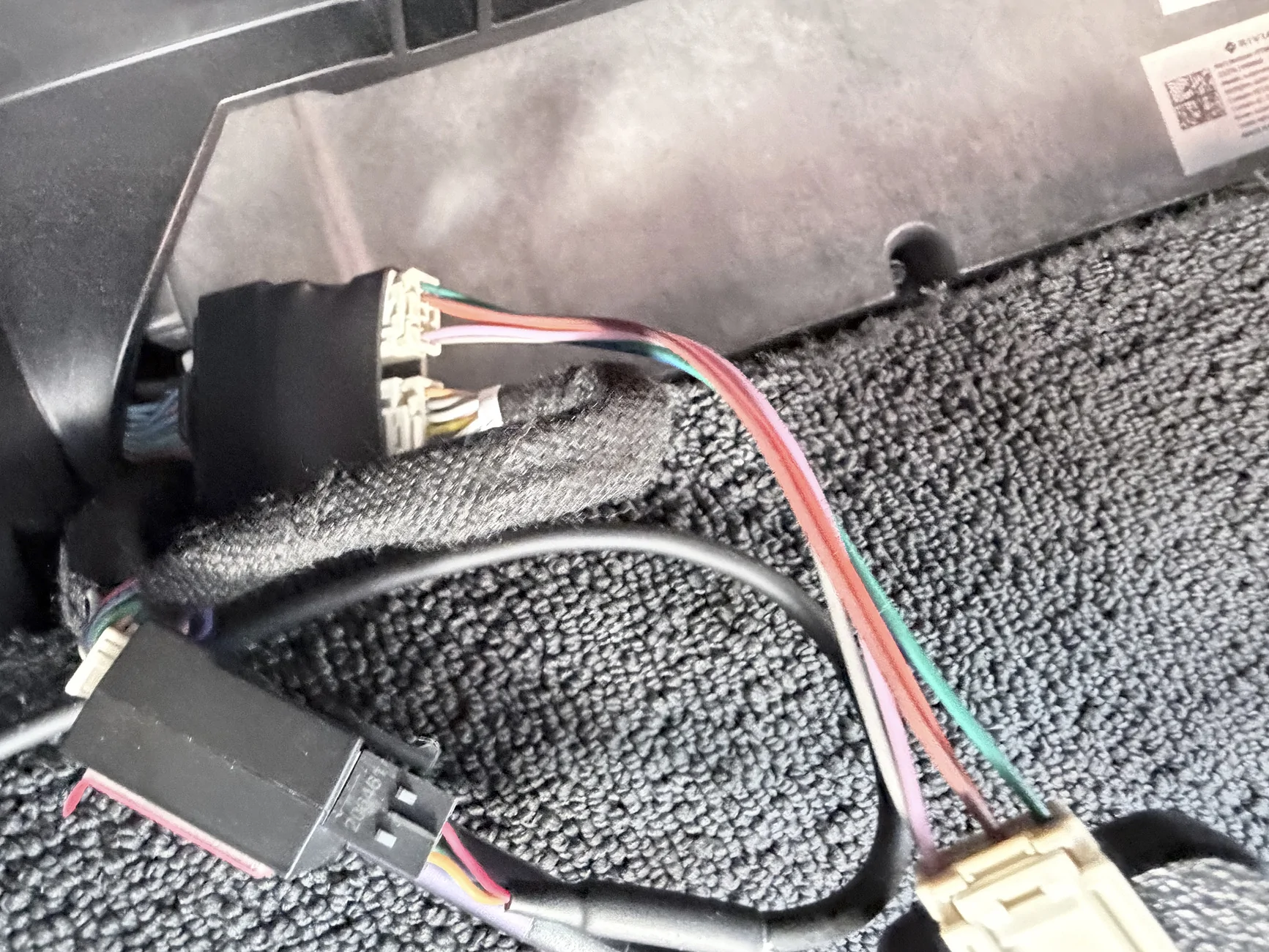 Rivian R1T R1S Comma 4 - can't get longitudinal enabled with lukas longitudinal harness IMG_0998
