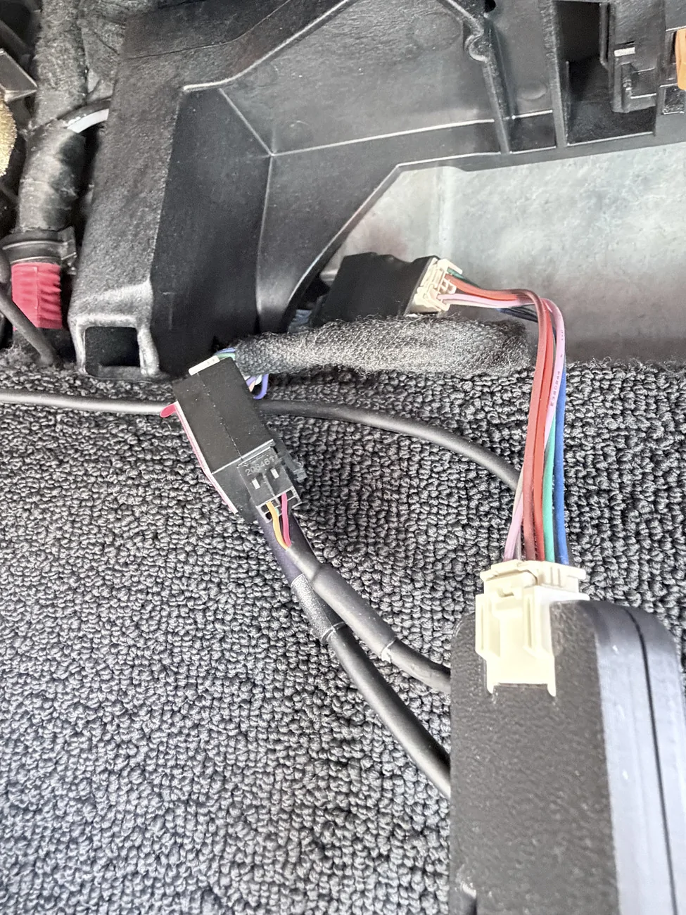 Rivian R1T R1S Comma 4 - can't get longitudinal enabled with lukas longitudinal harness IMG_0987