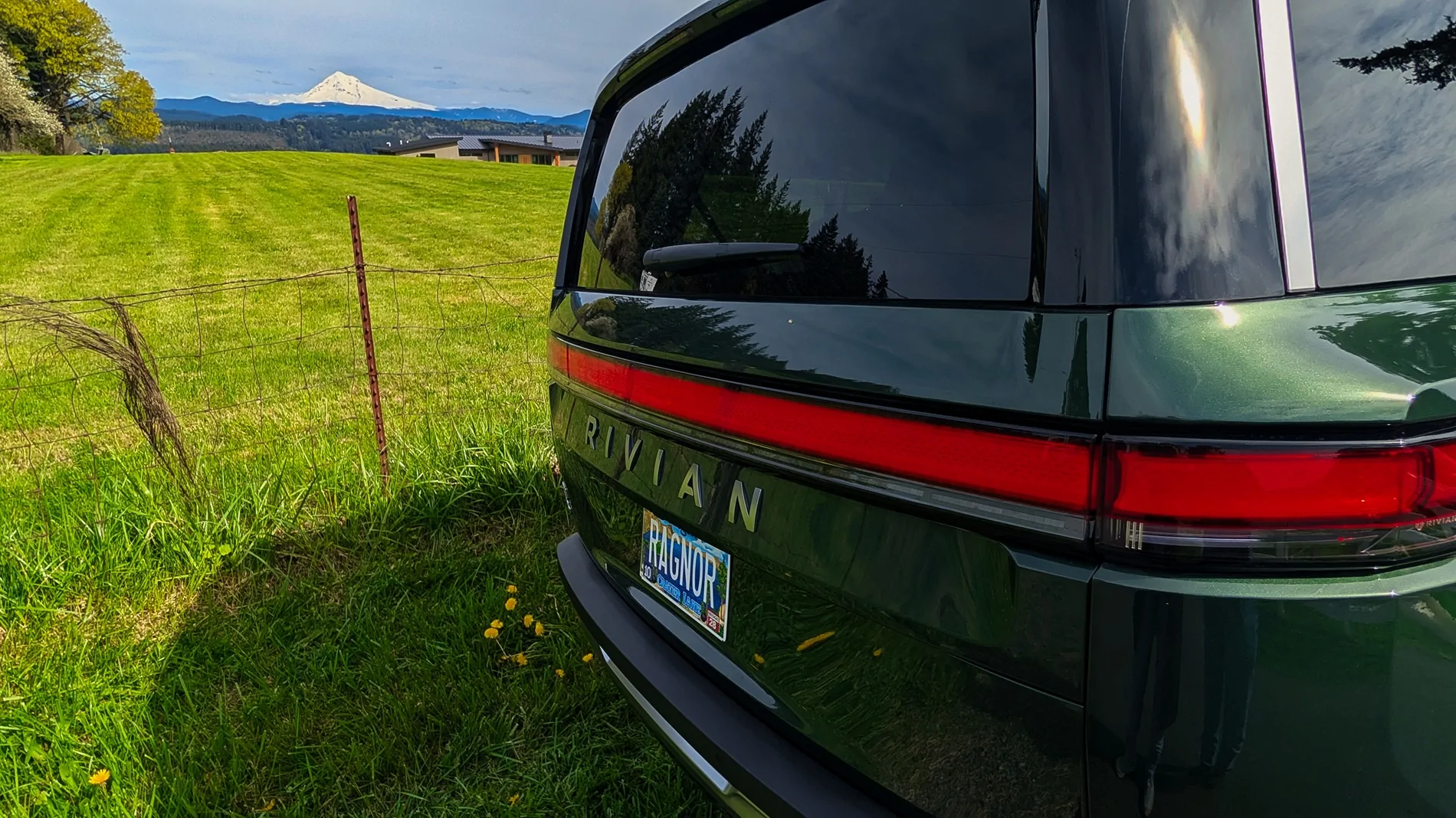 Rivian R1T R1S 2025 Rivian R1S Gen 2 Adventure $85,500 PXL_20260417_224058708