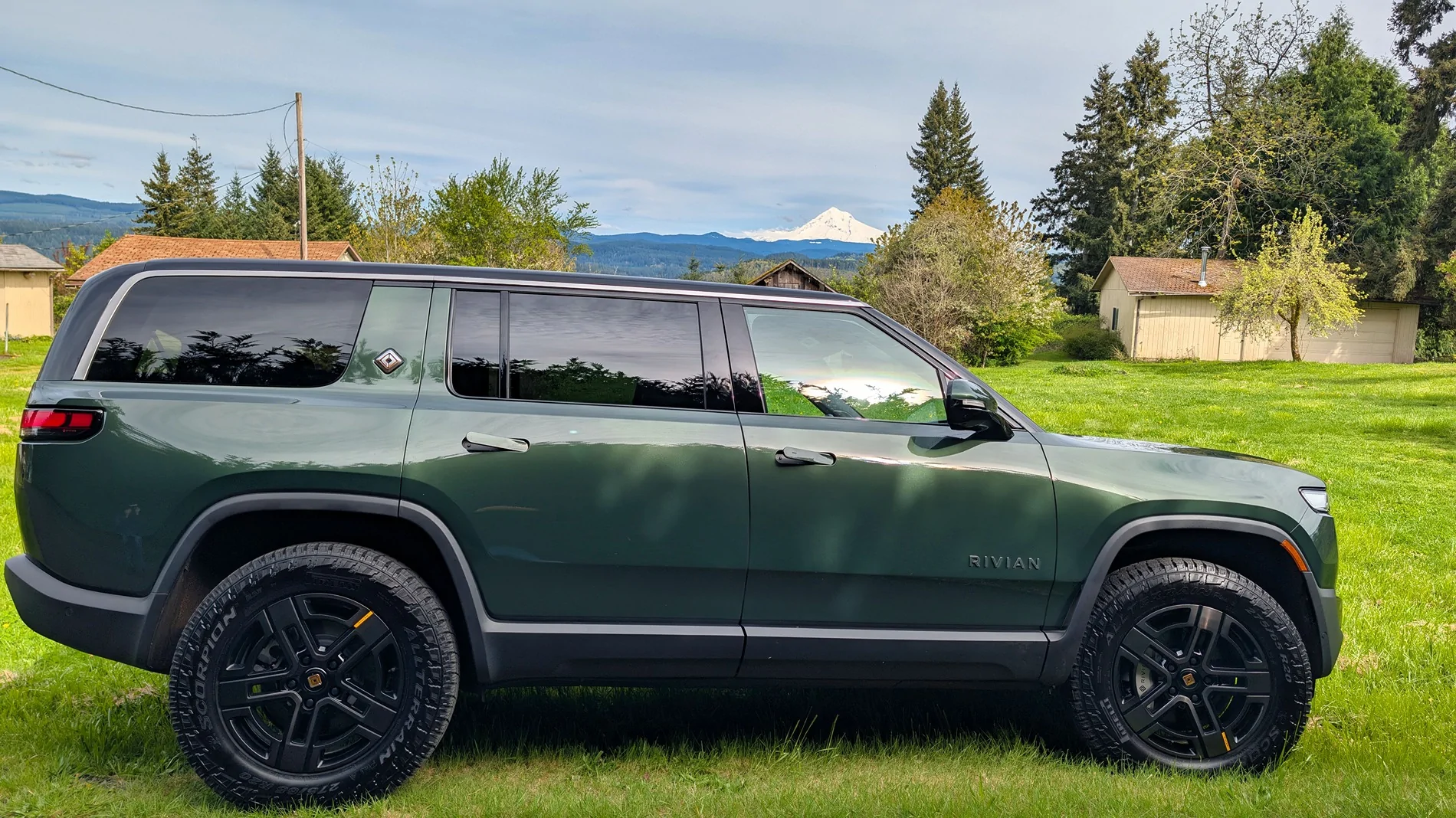 Rivian R1T R1S 2025 Rivian R1S Gen 2 Adventure $85,500 PXL_20260417_223550364
