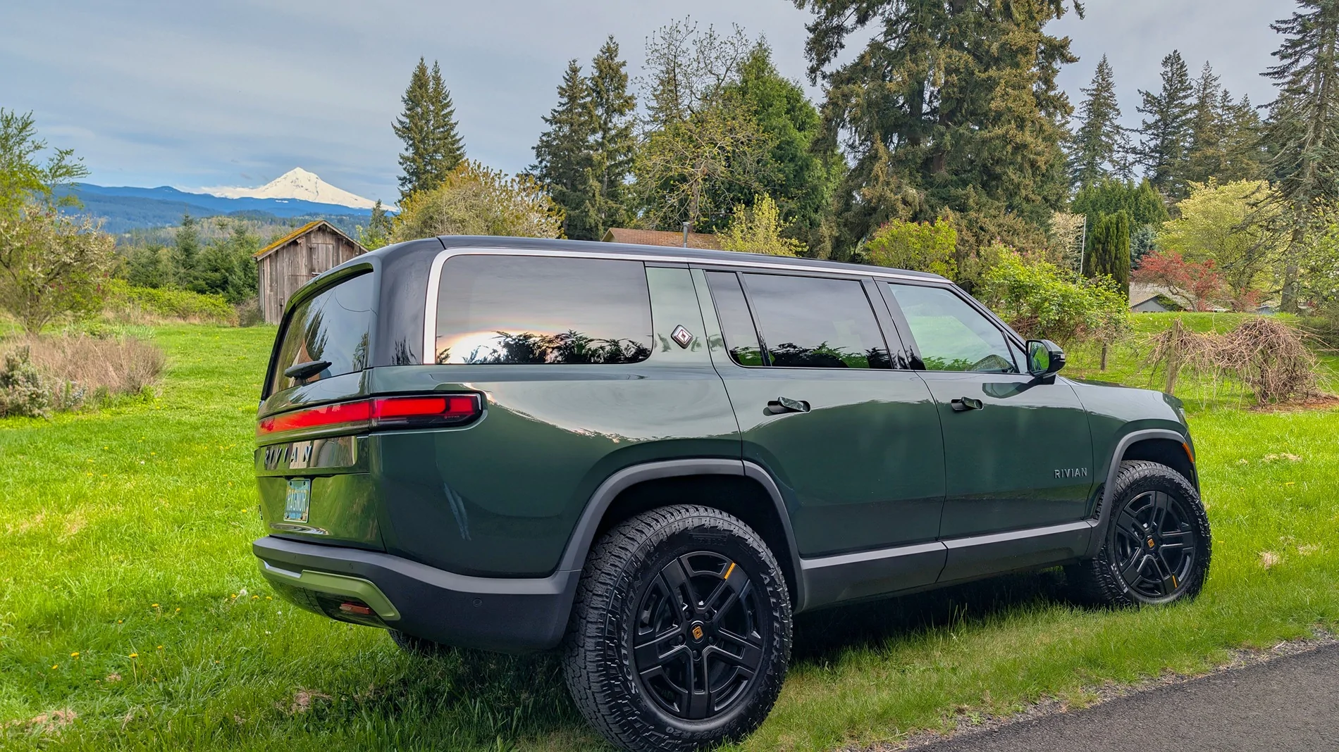 Rivian R1T R1S 2025 Rivian R1S Gen 2 Adventure $85,500 PXL_20260417_223616204
