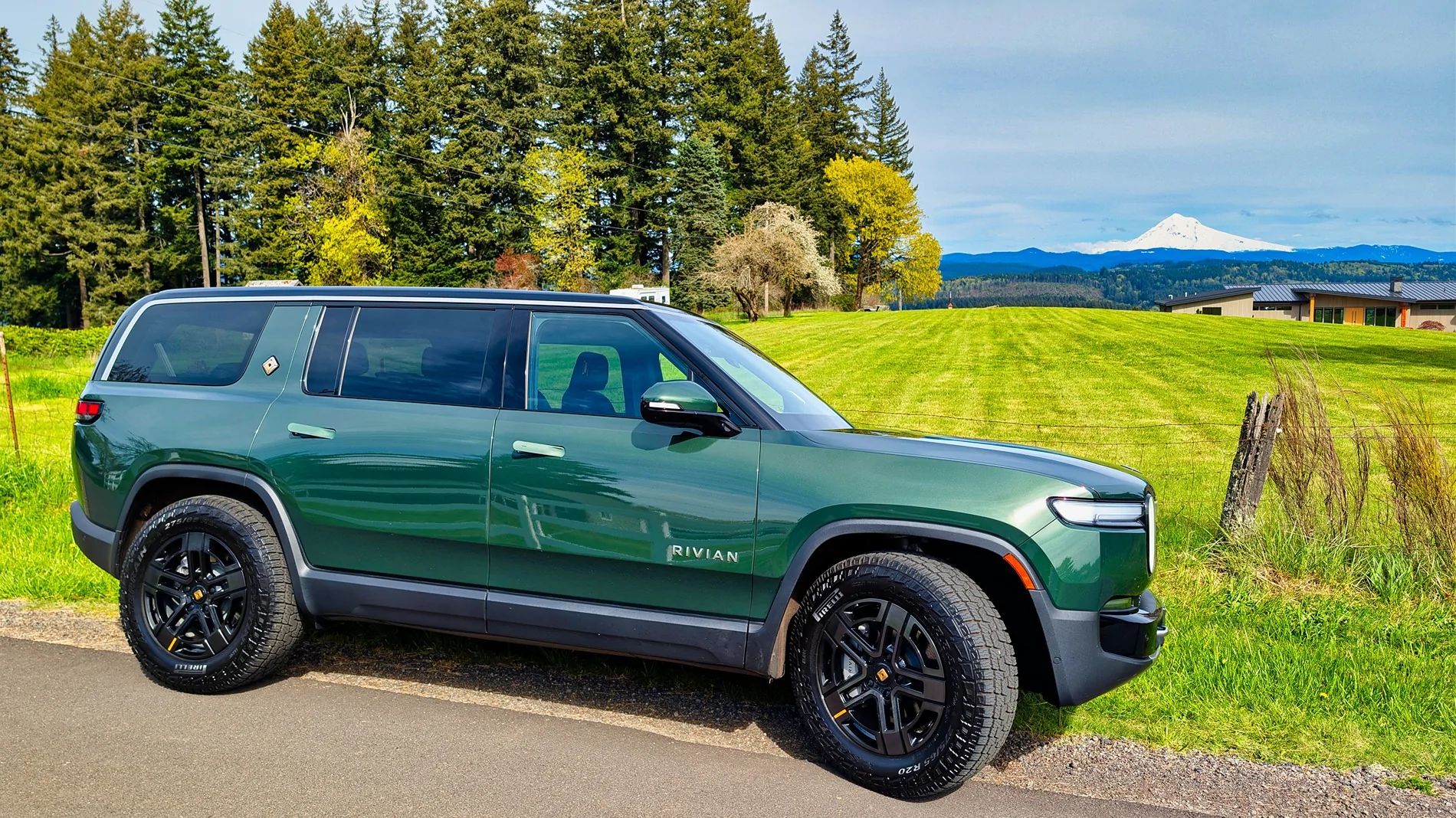 Rivian R1T R1S 2025 Rivian R1S Gen 2 Adventure $85,500 PXL_20260417_223940365