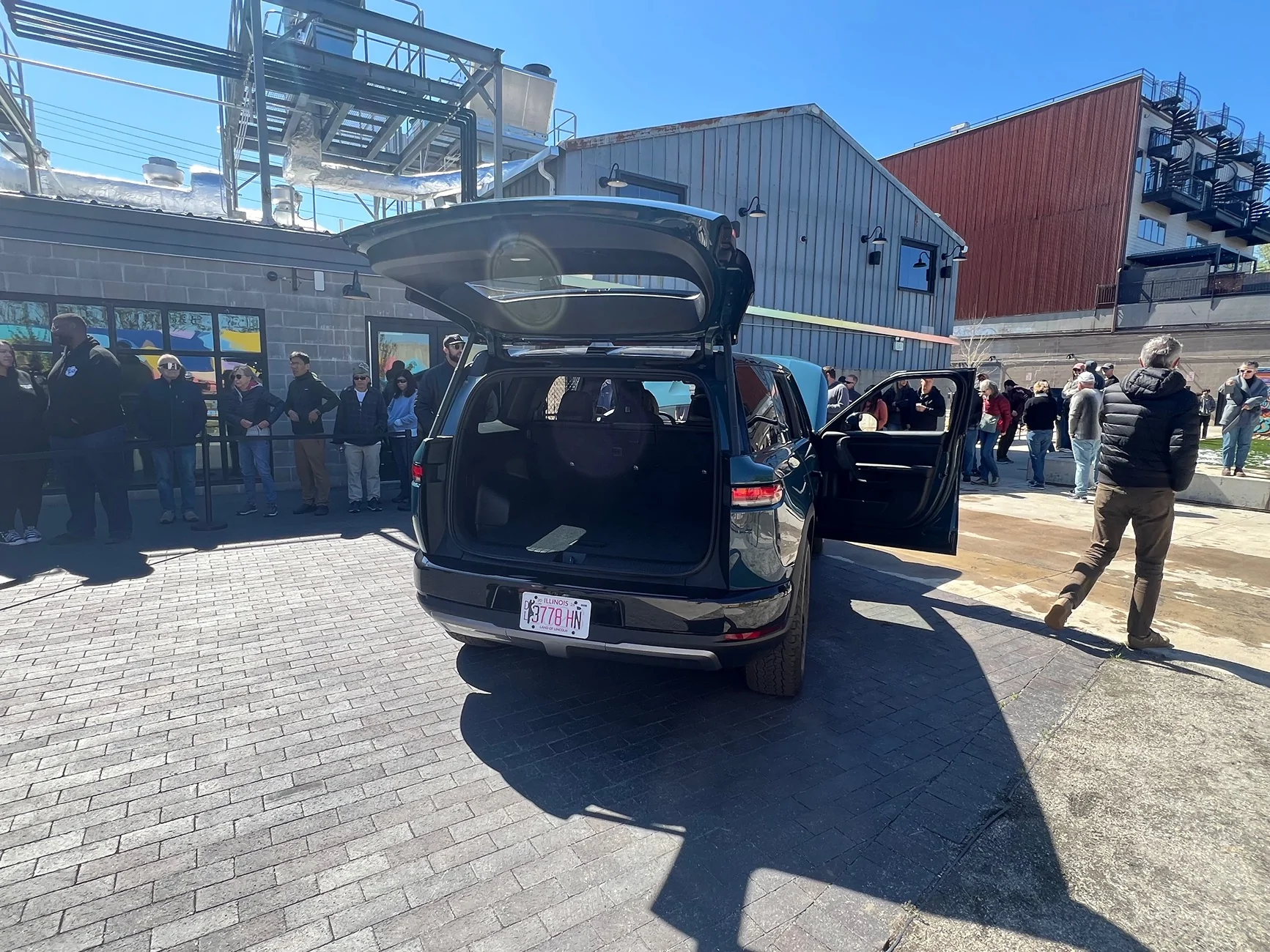 Rivian R1T R1S Midnight Black R2 photos - looking sleek @ Block Party Denver IMG_1029