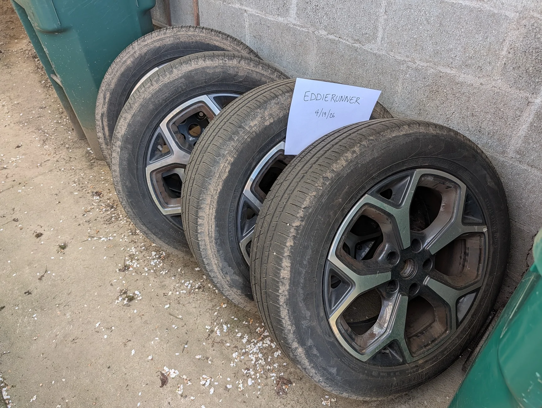 Rivian R1T R1S 4 x 21" OEM Wheels - $400 PXL_20260419_223229003
