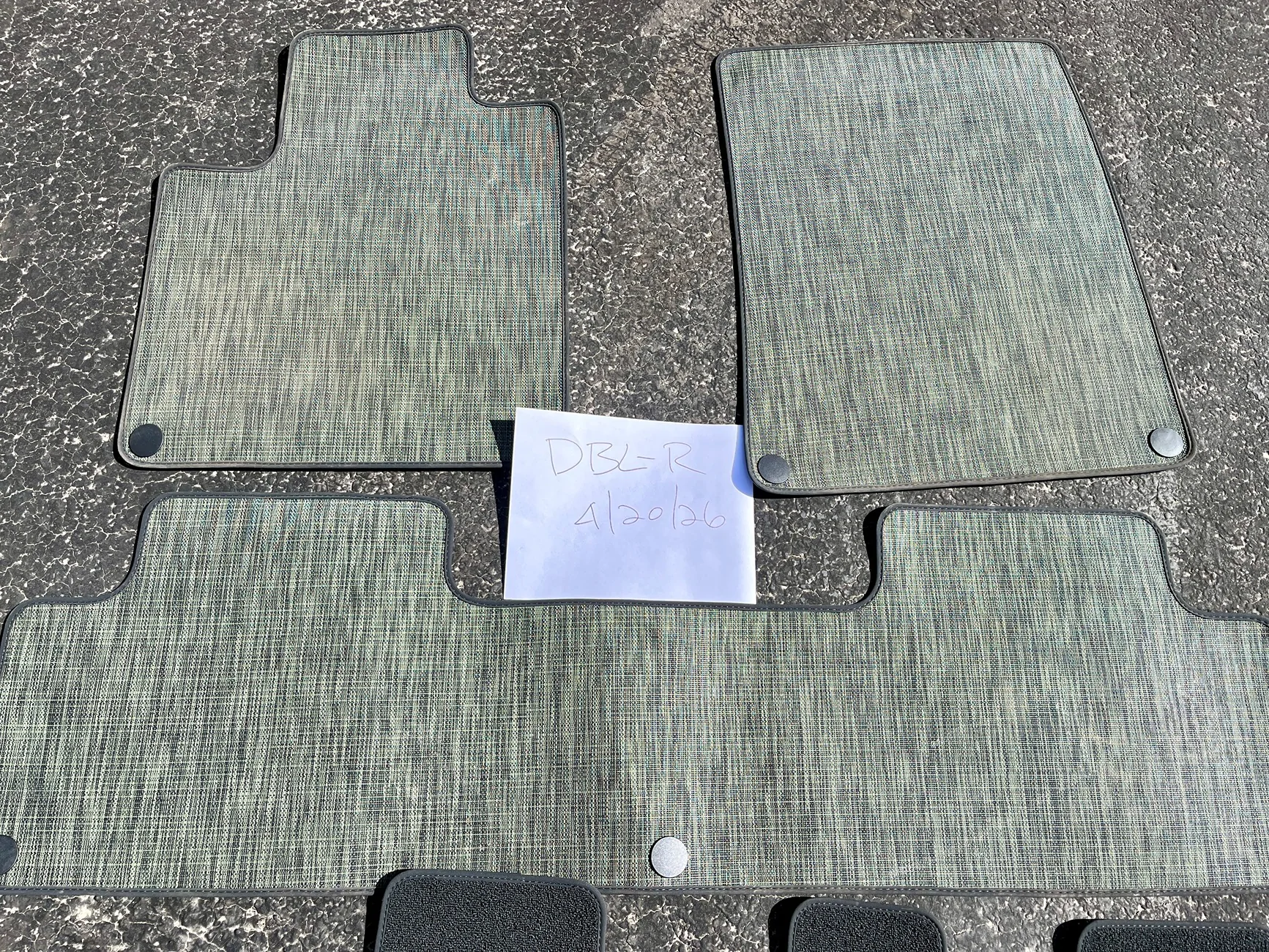 Rivian R1T R1S FS: R1S Gen 1 Chilewich Mats Carpet2 1