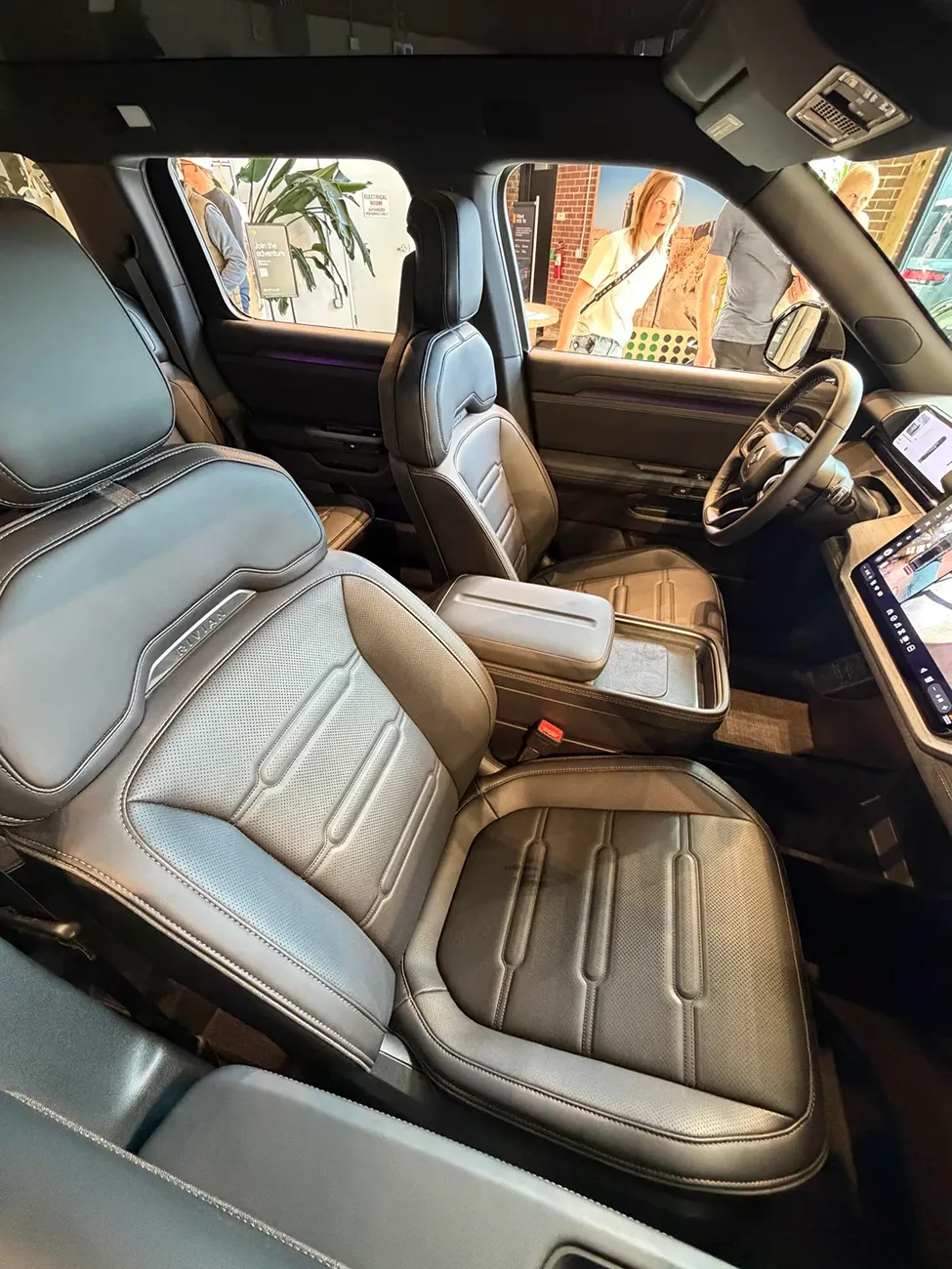 Rivian R1T R1S Launch Green R2 exterior & interior - latest pictures (block party & public sightings) Launch Green R2 Rivian Exterior & Interior pictures photos 4