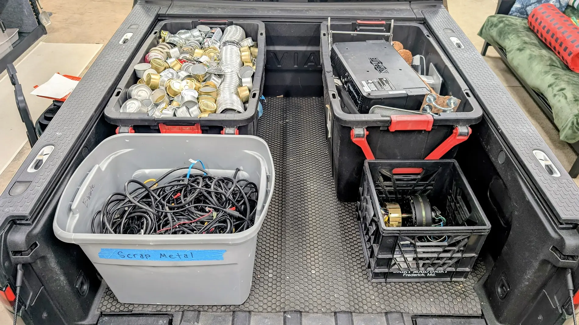 Rivian R1T R1S What Are You Hauling (or Hauled) in your Rivian? 🦾 1776876121226-rz
