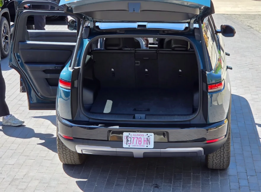 Rivian R1T R1S My R1S delivery adventure. Delivered 1/13/2024 (R2 and R3 vids inside!) 1776894507472-fj