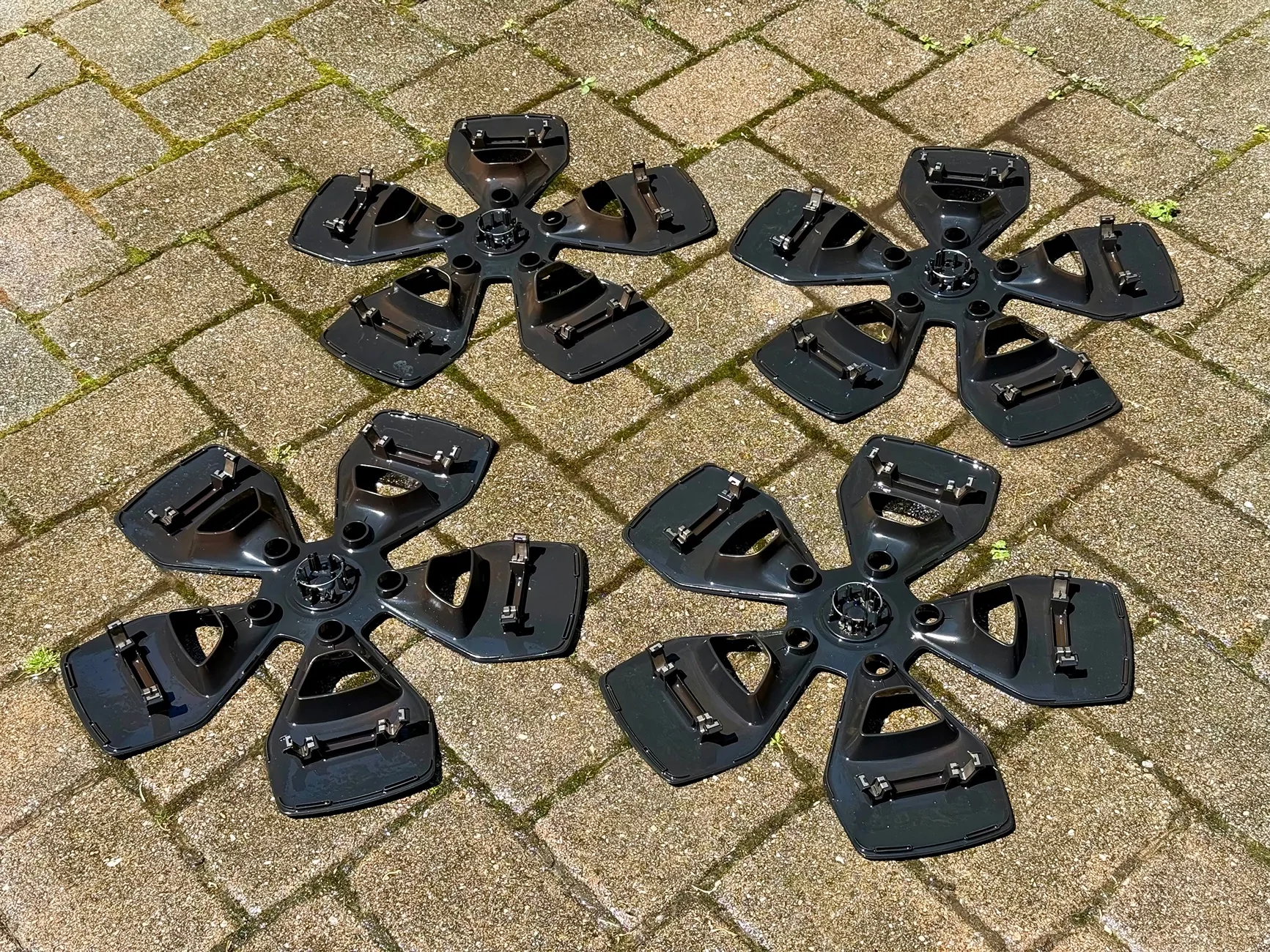 Rivian R1T R1S for sale: one OEM 21" wheel and tire IMG_2458