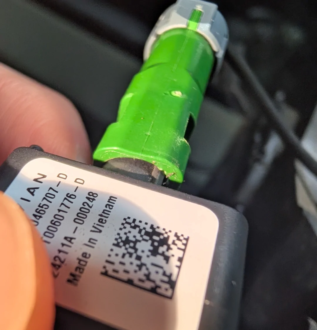 Rivian R1T R1S Tesla to upgrade all HW3 cameras and computers to HW4 - RJ, your move. 1000008651