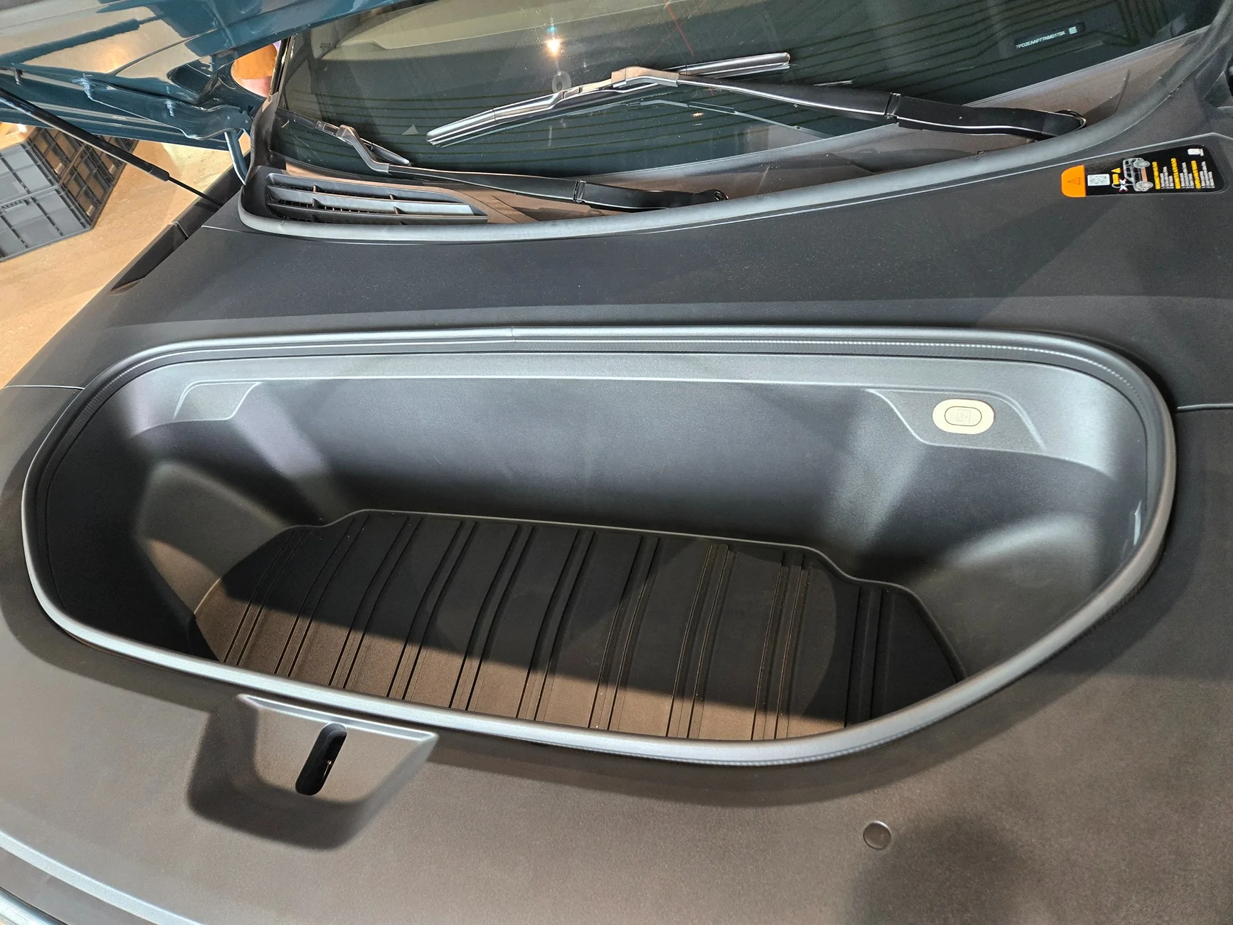 Rivian R1T R1S Chicago Block Party Photos - Half Moon Grey R2 20260424_152924